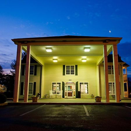 Plantation Oaks Hotel Millington Exterior photo