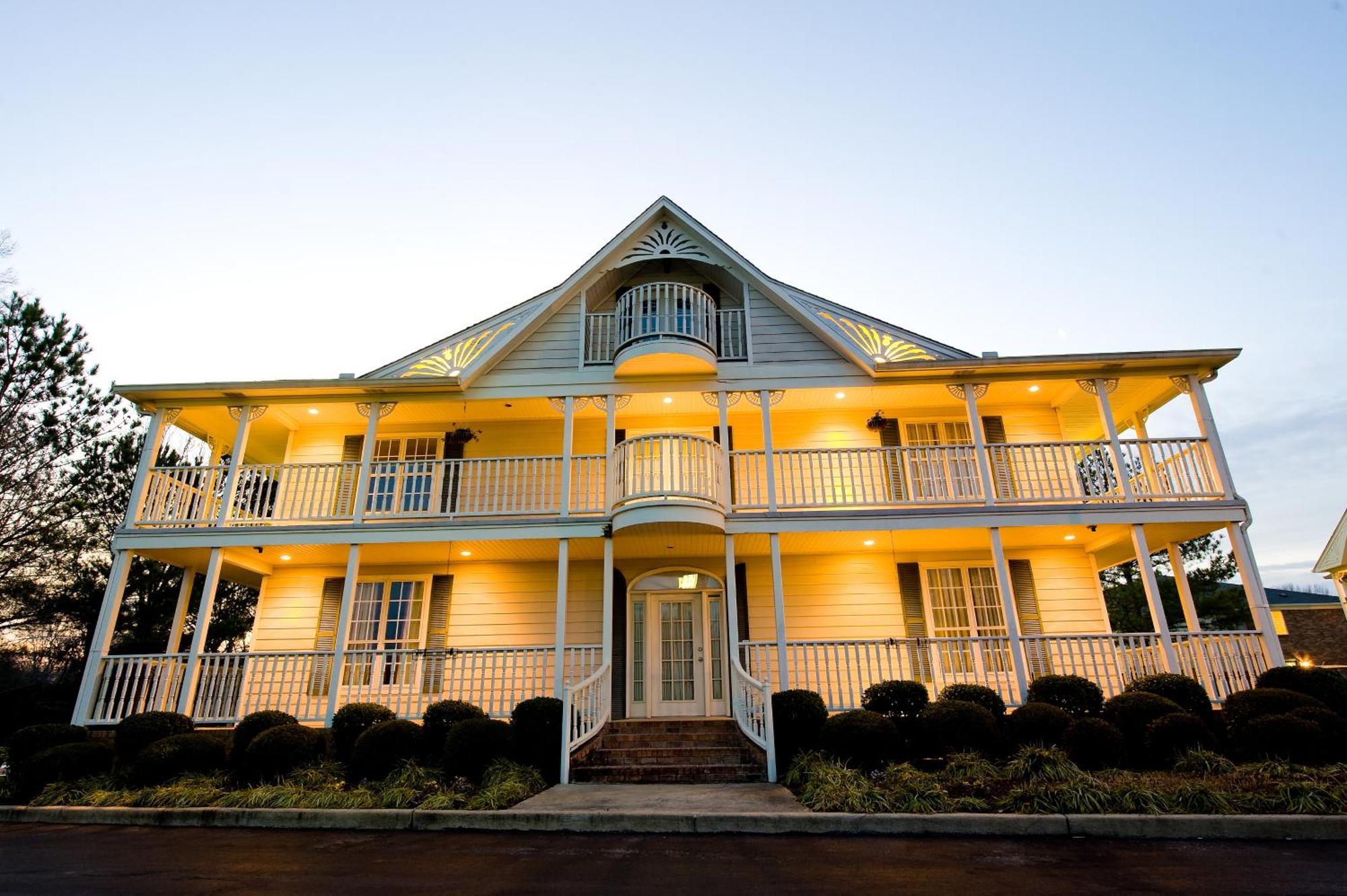 Plantation Oaks Hotel Millington Exterior photo