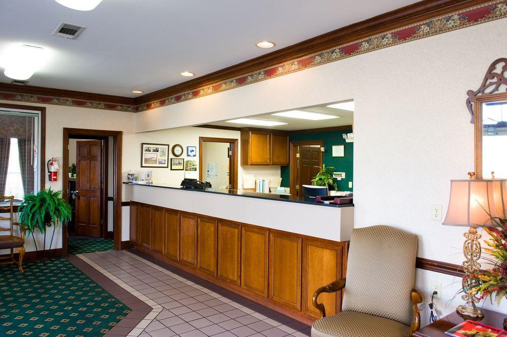 Plantation Oaks Hotel Millington Exterior photo