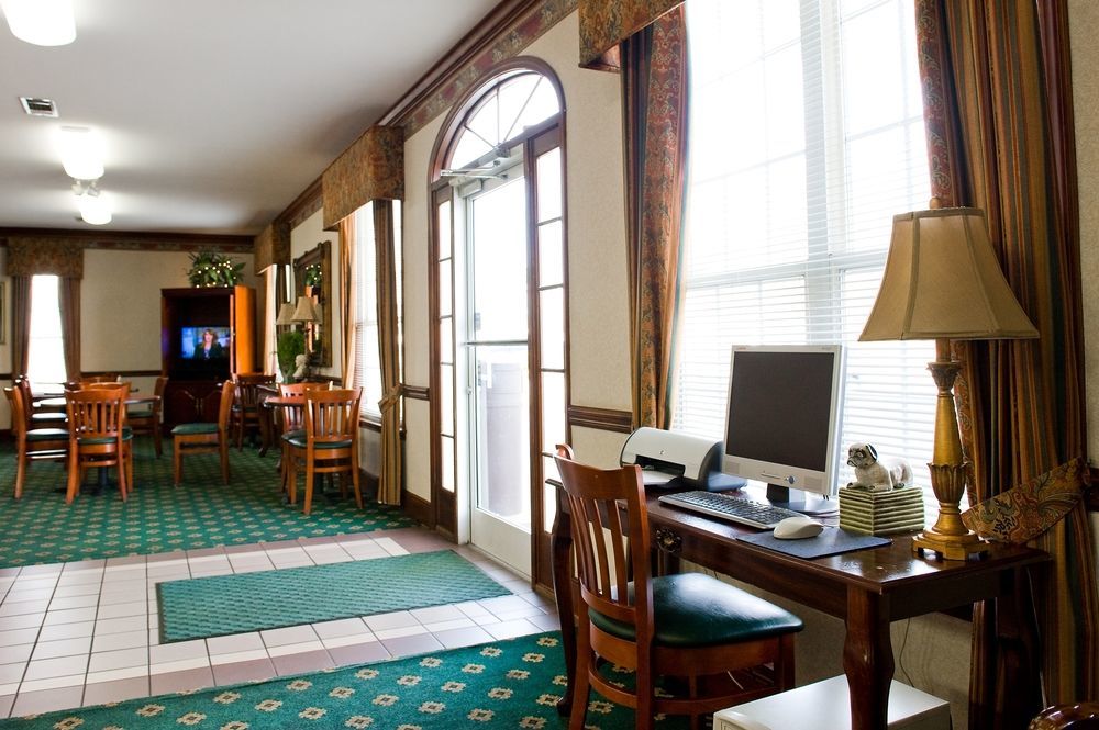 Plantation Oaks Hotel Millington Exterior photo