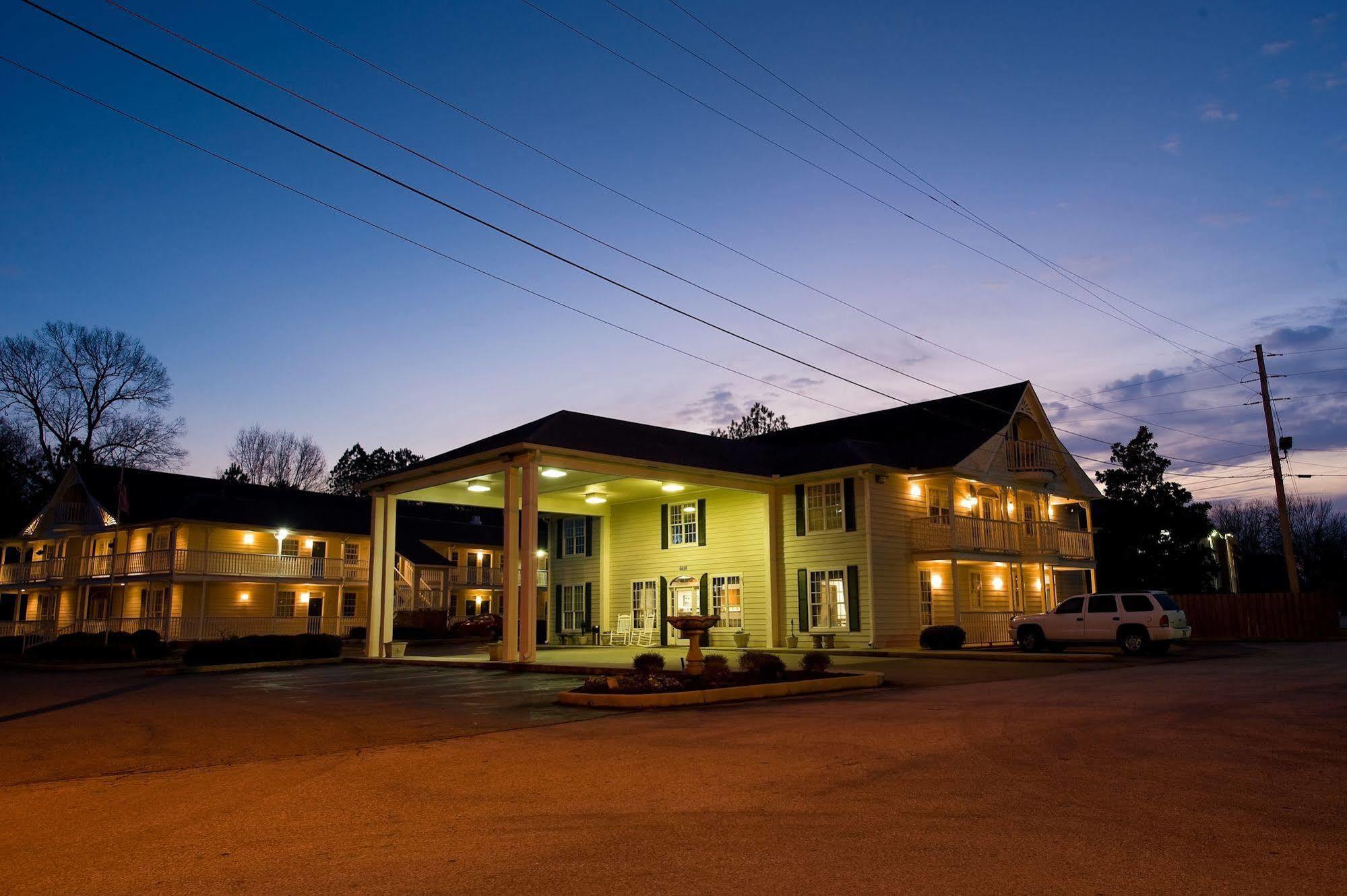 Plantation Oaks Hotel Millington Exterior photo